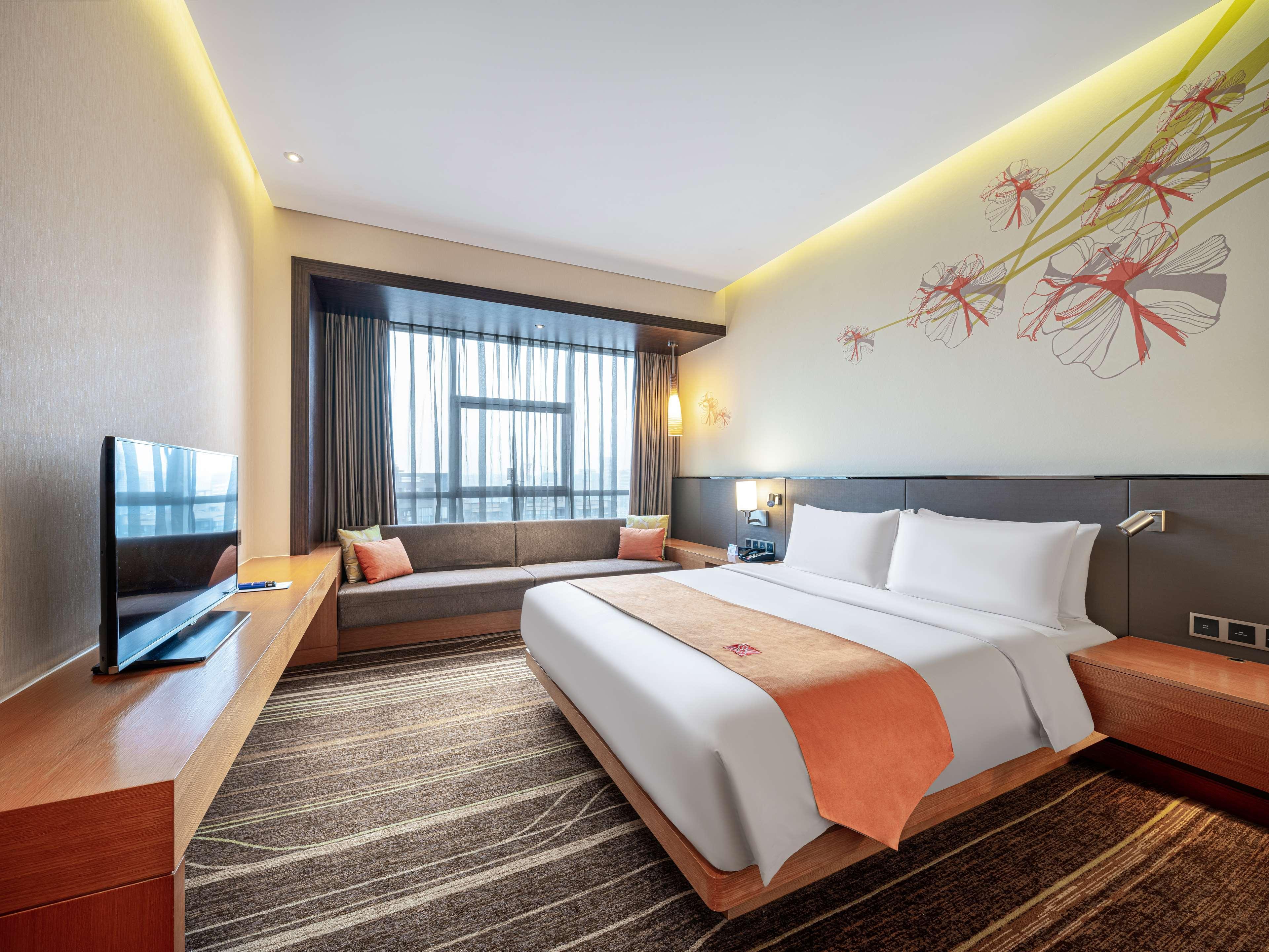 Hilton Garden Inn Chengdu Huayang Exterior photo