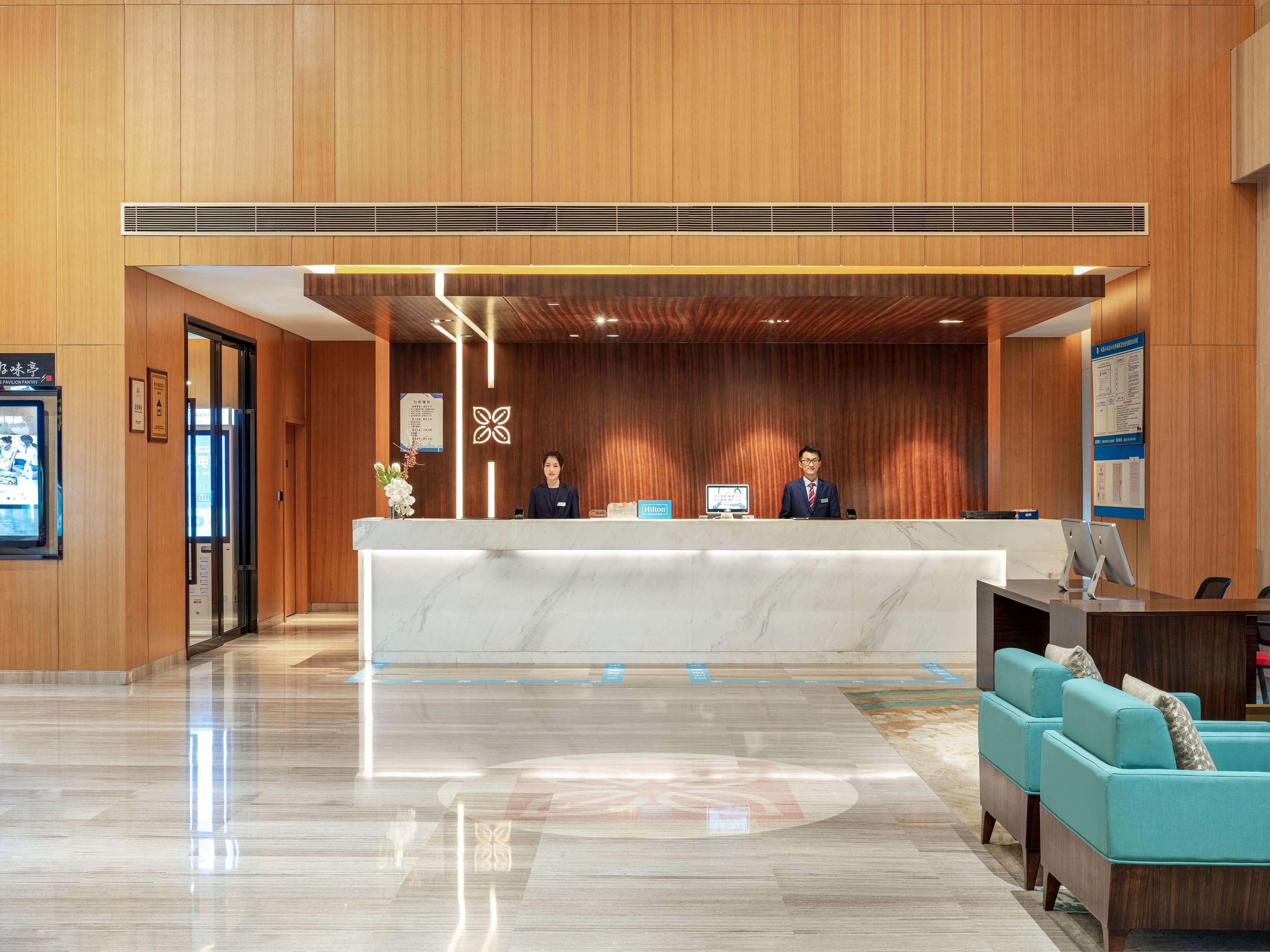 Hilton Garden Inn Chengdu Huayang Exterior photo