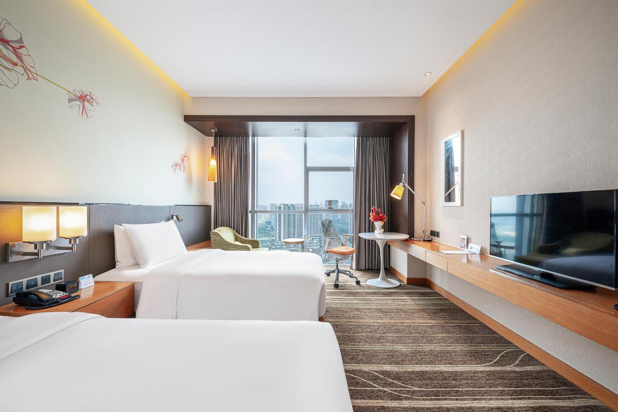 Hilton Garden Inn Chengdu Huayang Exterior photo