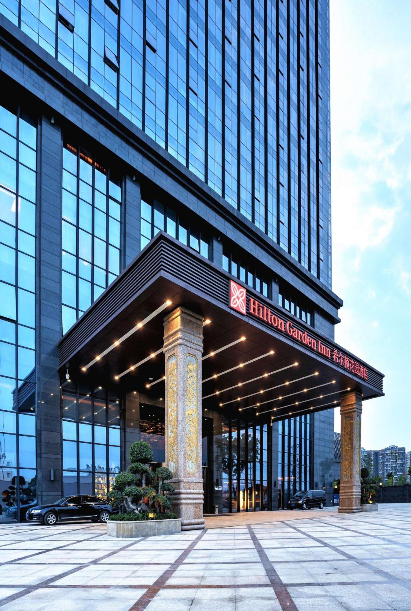 Hilton Garden Inn Chengdu Huayang Exterior photo