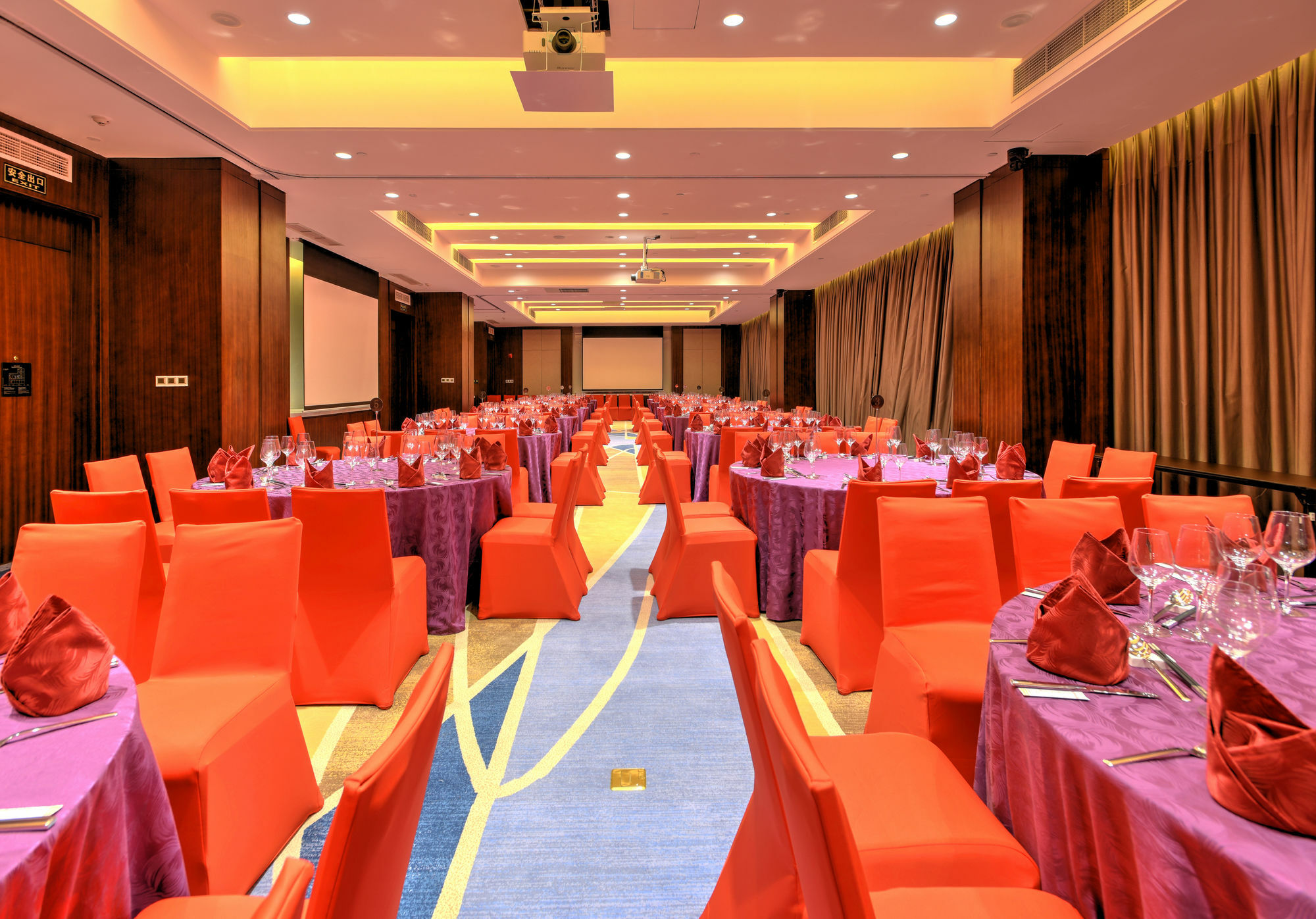 Hilton Garden Inn Chengdu Huayang Exterior photo